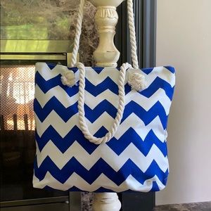🌸 NWT Printed Canvas Beach Tote